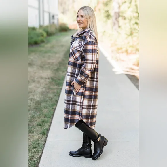 Fornia Shacket - Picture 4 of 6